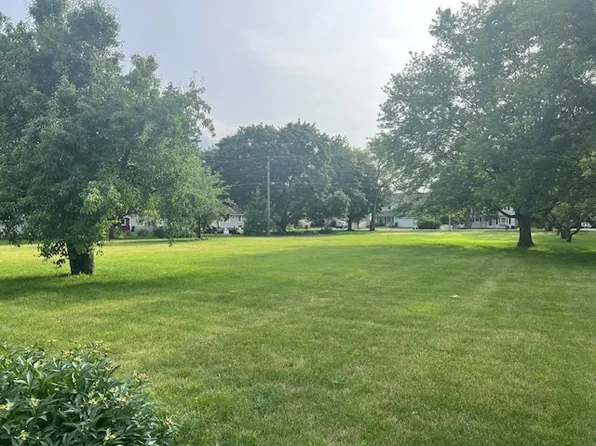 6S312 Old Eola Rd, Eola, IL 60519