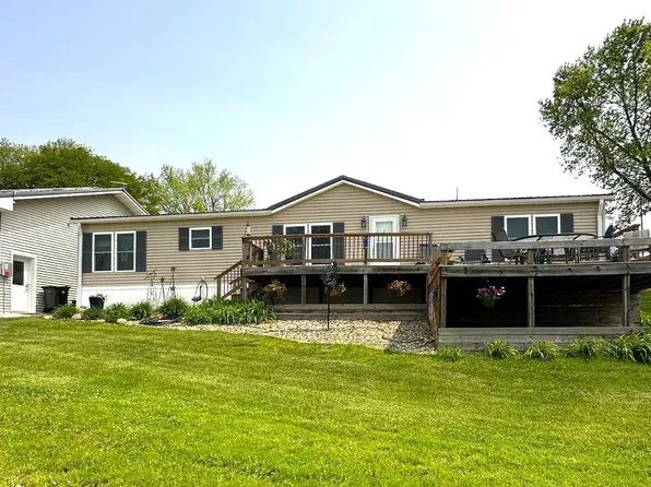 299 Center Point Dr, Montezuma, IA 50171