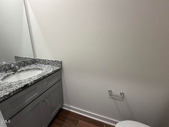 5th image of 456 Finch Ln