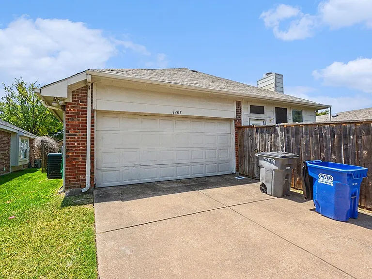 1707 Briarhollow Dr — Photo 44