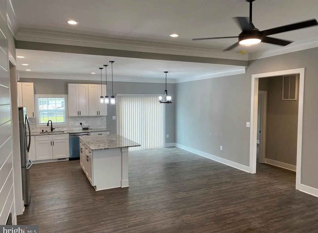 3 bed, 1900 sqft, $2,480 — Photo 4