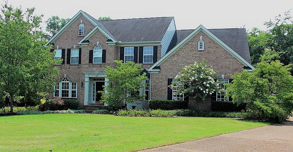 2nd image of 416 Coburn Ln
