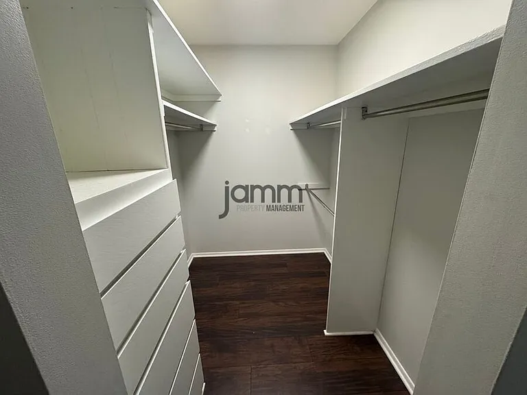 5250 Mills Creek Ln — Photo 14