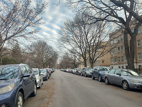 5th image of 4211 N Paulina St APT 3B