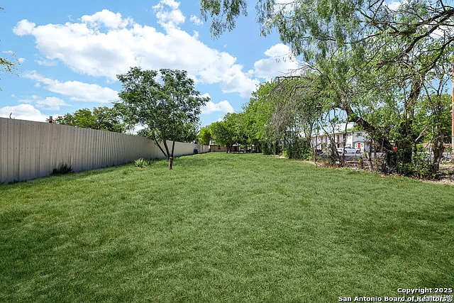 351 Ware Blvd — Photo 16