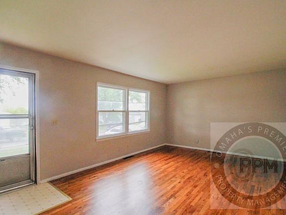 4th image of 7310 S 70th St