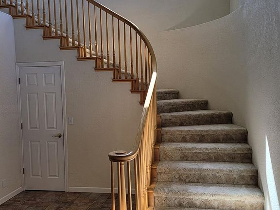 5th image of 10947 Eaton Rd