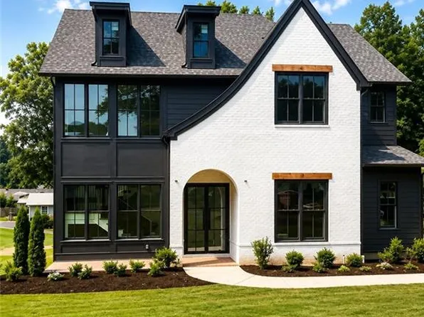 880 Austin Dr, Smyrna, GA 30082