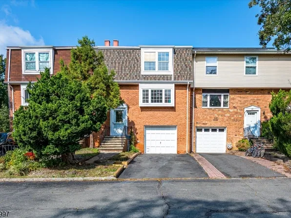 30 Catbird Ct, Lawrence Twp., NJ 08648