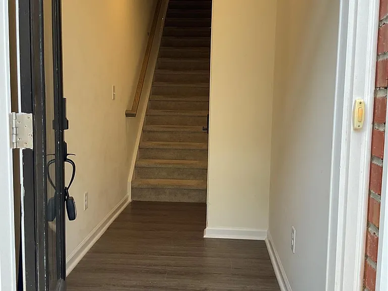 6222 Cleburne Ct — Photo 3