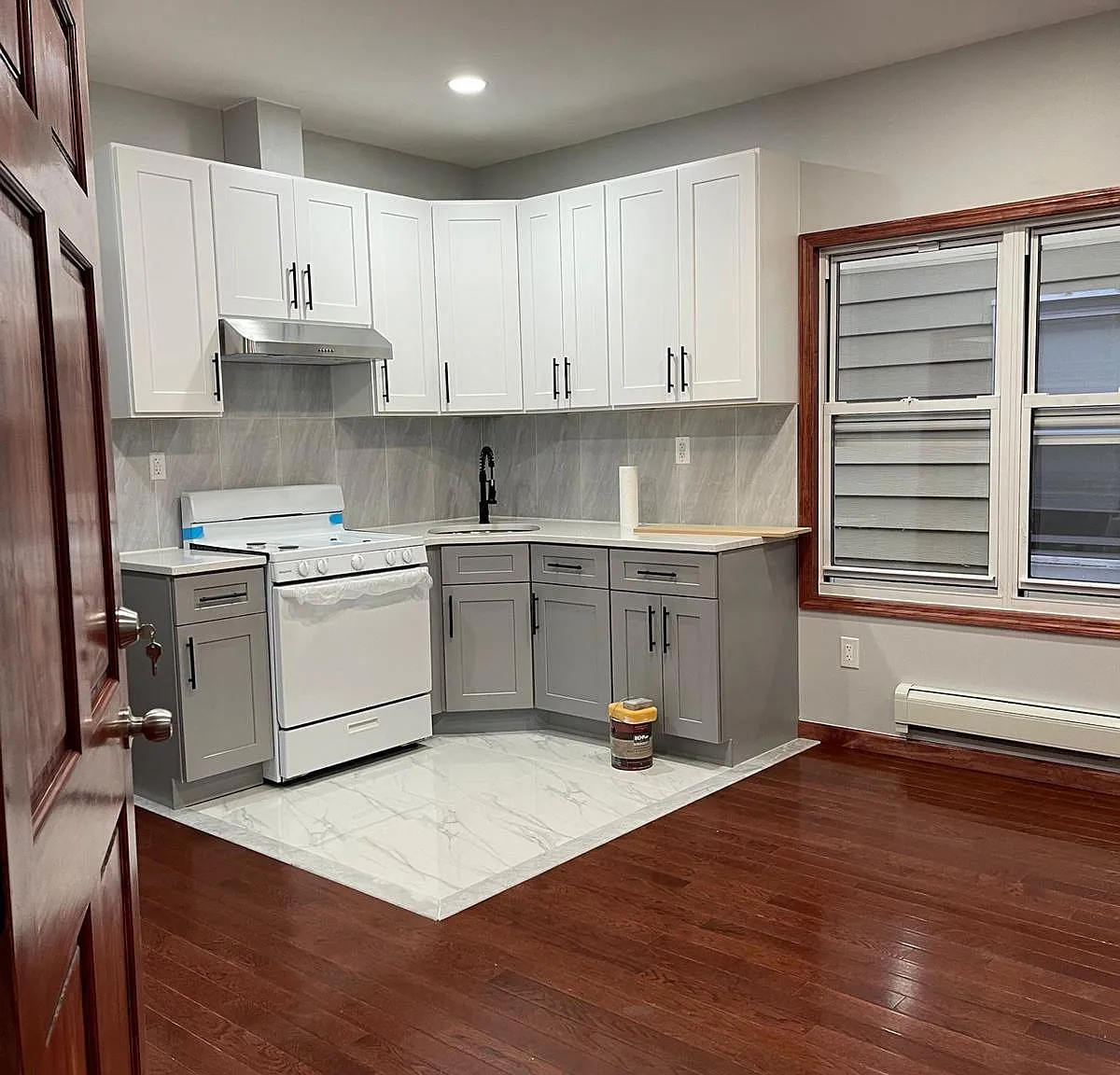 4 bed, 1200 sqft, $3,400 — Photo 1