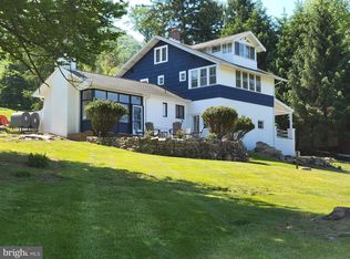 15 Hillside Rd, Dauphin, PA 17018