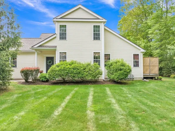 16 Linkside Ct #16, Northbridge, MA 01534