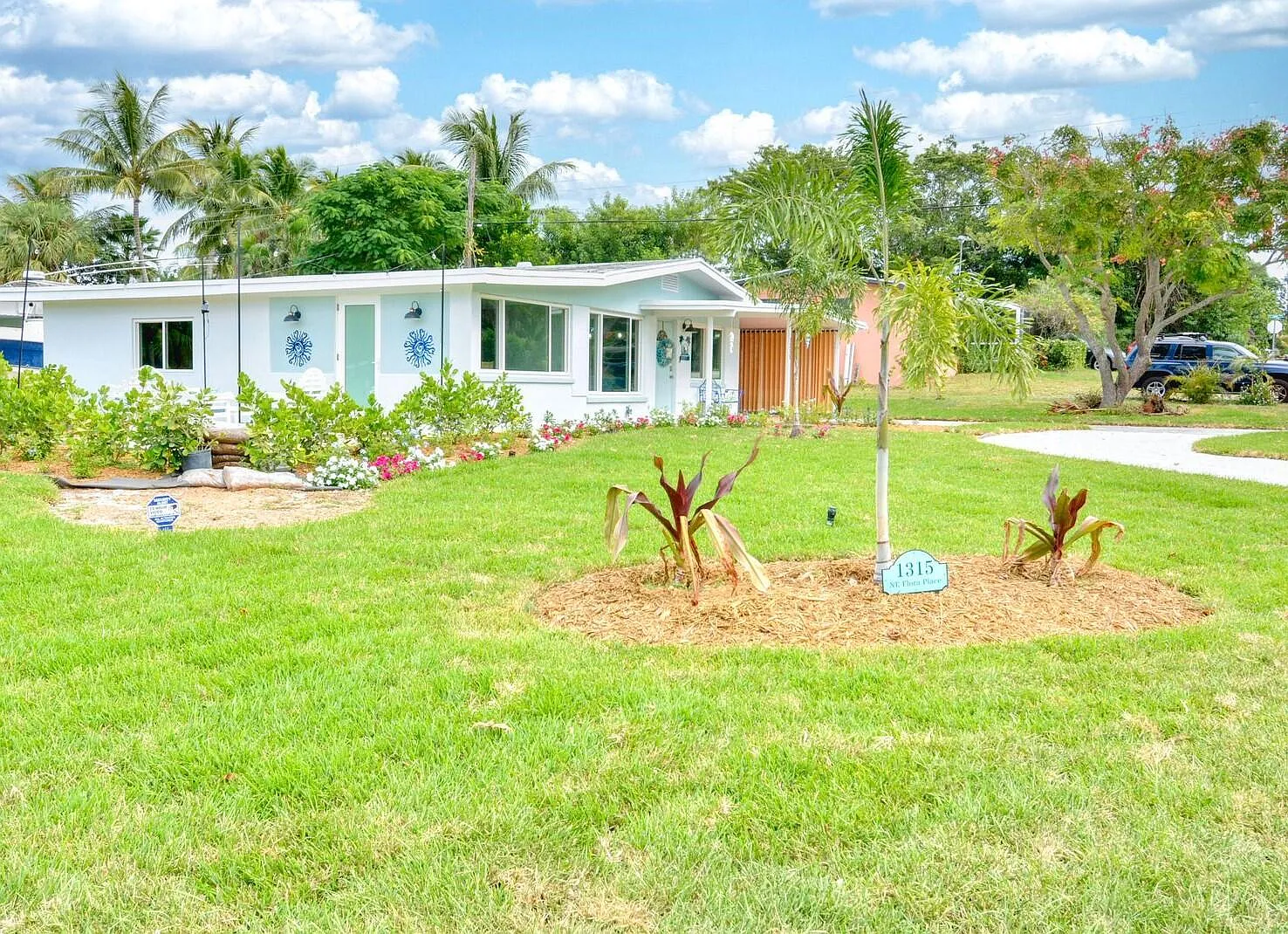 3 bed, 2.0 bath, 1400 sqft, $3,500 — Photo 3