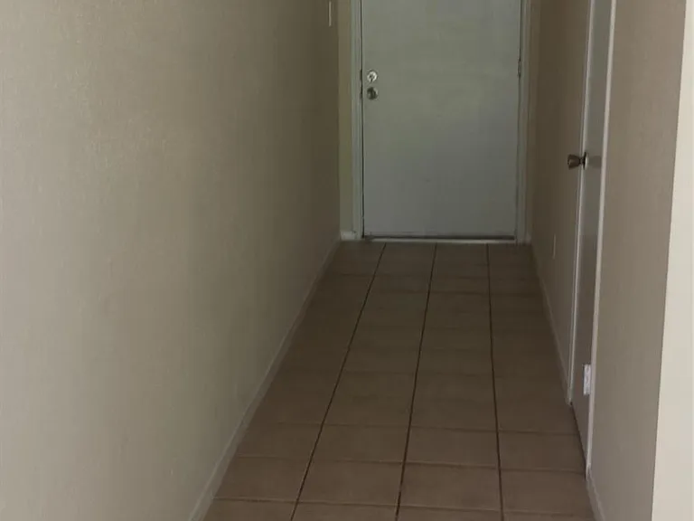 11830 Mosscrest Dr — Photo 2