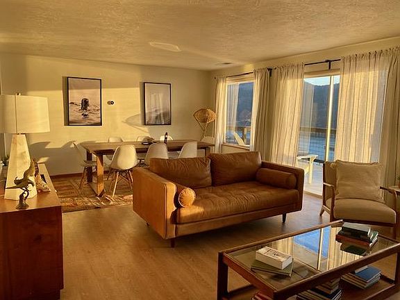 Living/ Dining Area : Main Floor