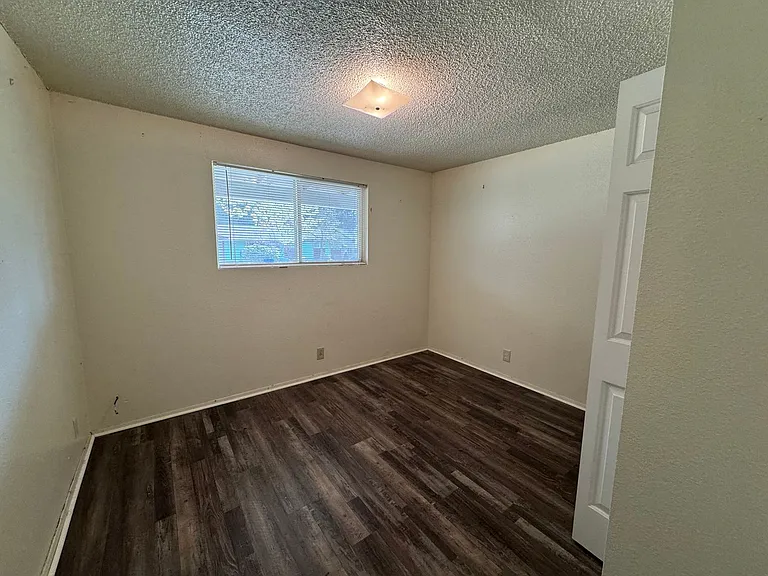 3940 Burlwood St — Photo 11