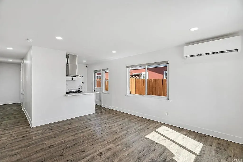 2 bed, 768 sqft, $3,050 — Photo 2