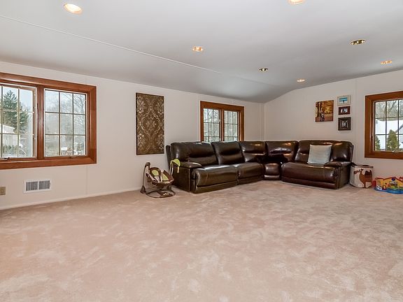 3rd image of 72 Primrose Ave