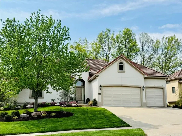 10507 W 145th Ter, Overland Park, KS 66221
