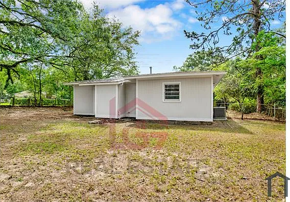 6100 Lorma Rd — Photo 20