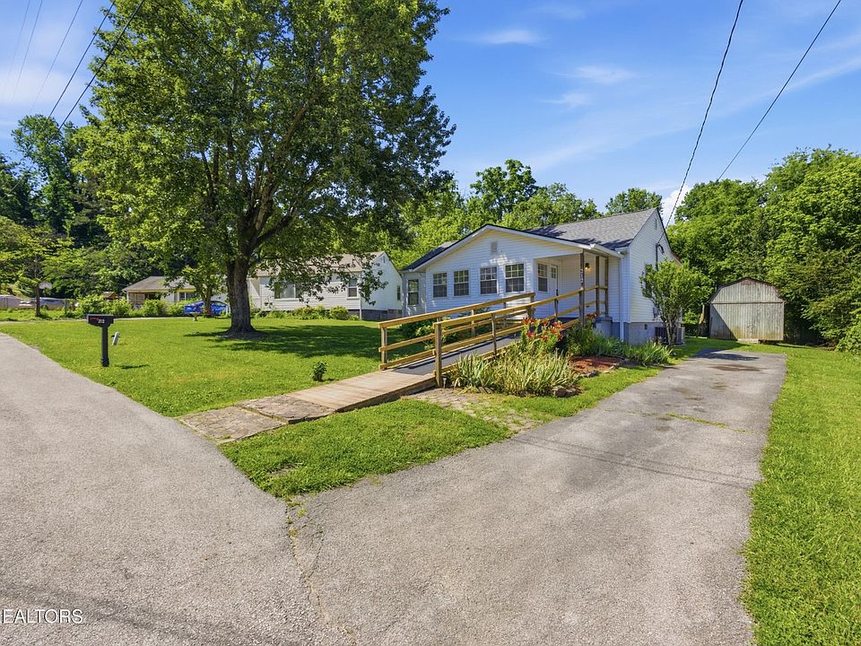 1st image of 212 Sunset Dr
