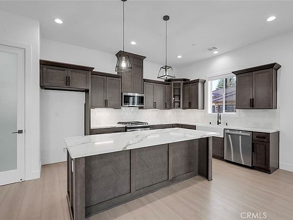 5th image of 3394 Banbury Ln