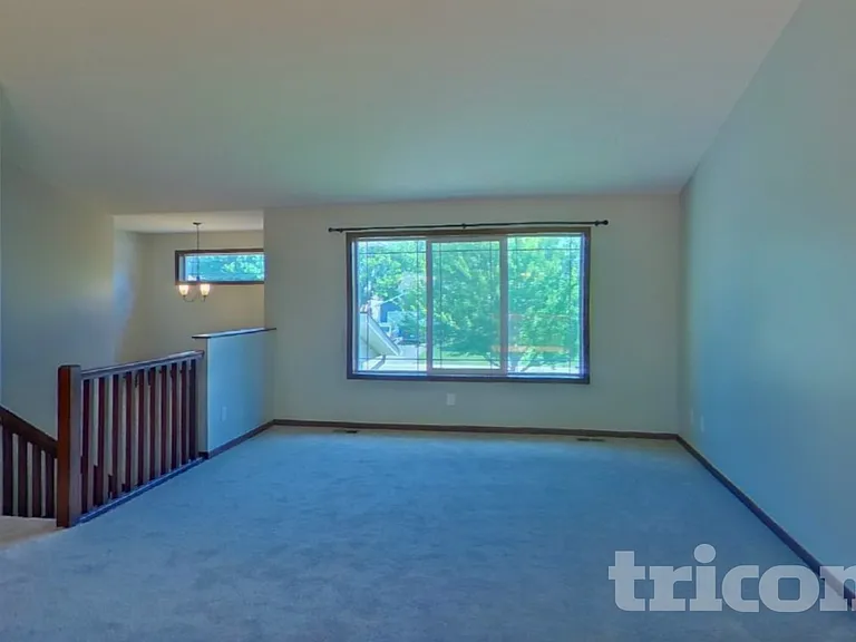7535 Lannon Ave NE — Photo 2