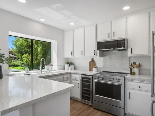 4122 Oak Island Ln, Fallbrook, CA 92028