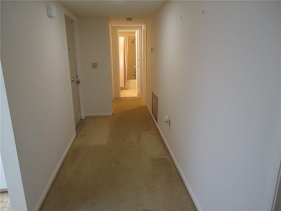 3rd image of 465 Cameo Dr