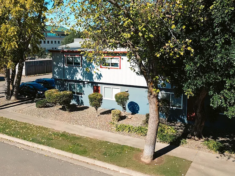 I Street Apartments — Photo 11