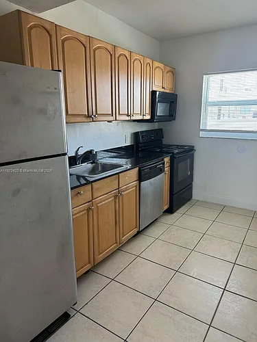 7207 Bay Dr #6 Photo 1