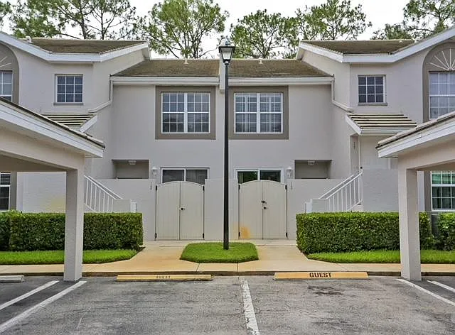 2 bed, 1310 sqft, $2,750 — Photo 2
