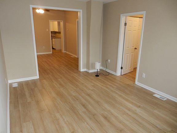 2nd image of 3047 S Poplar Ave #1