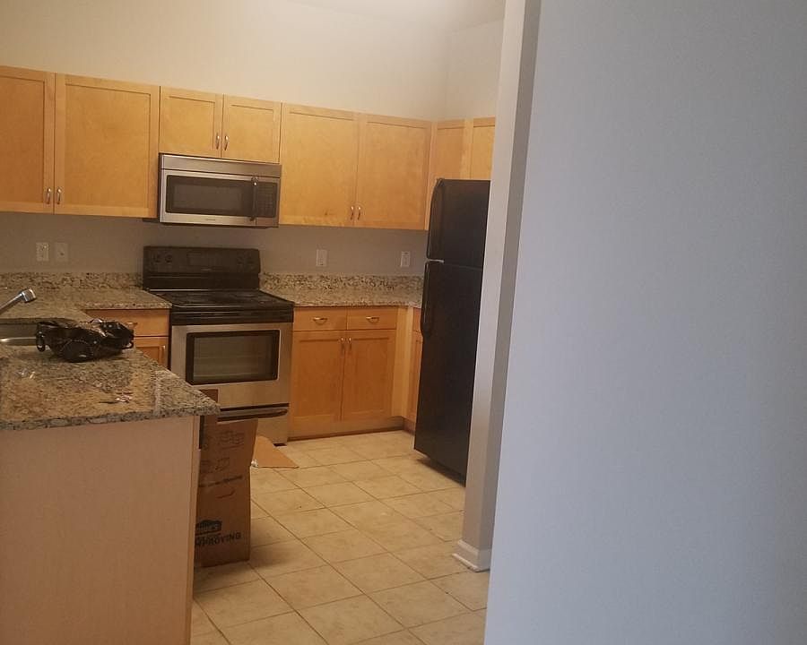 2nd image of 870 Mayson Turner Rd NW Unit 1428