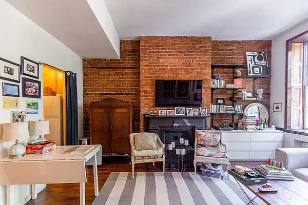 Rented by Bond New York | media 70