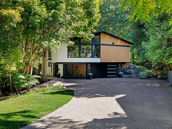 1113 Greenoaks Dr, Mississauga, ON L5J 3A1