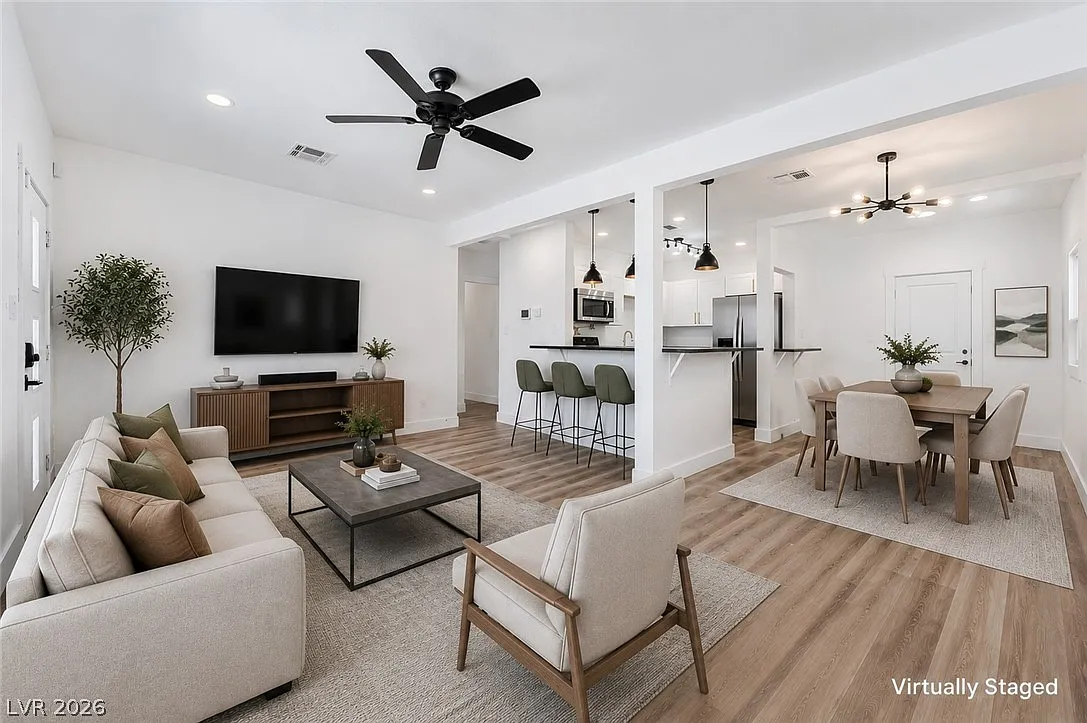 3 bed, 2.0 bath, 1787 sqft, $2,250 — Photo 3