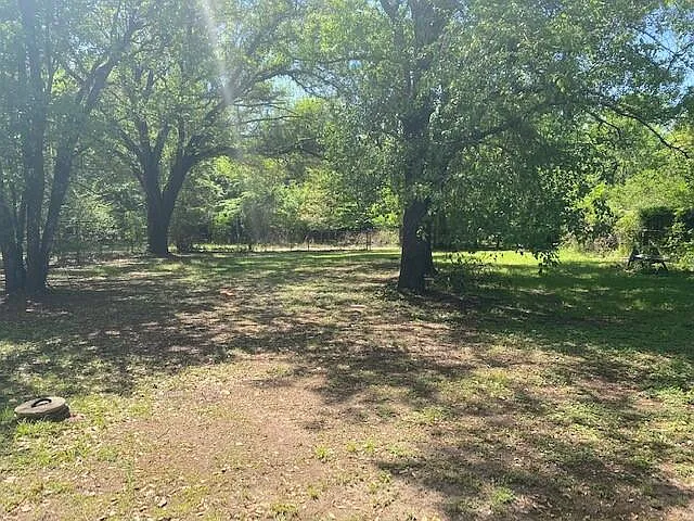 3 bed, 1.0 bath, 988 sqft, $1,195 — Photo 4