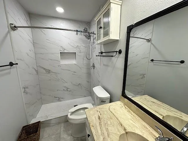 7700 Creekbend Dr #109 — Photo 14