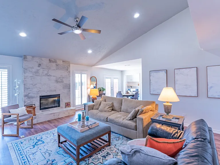 3002 Townbluff Dr — Photo 2