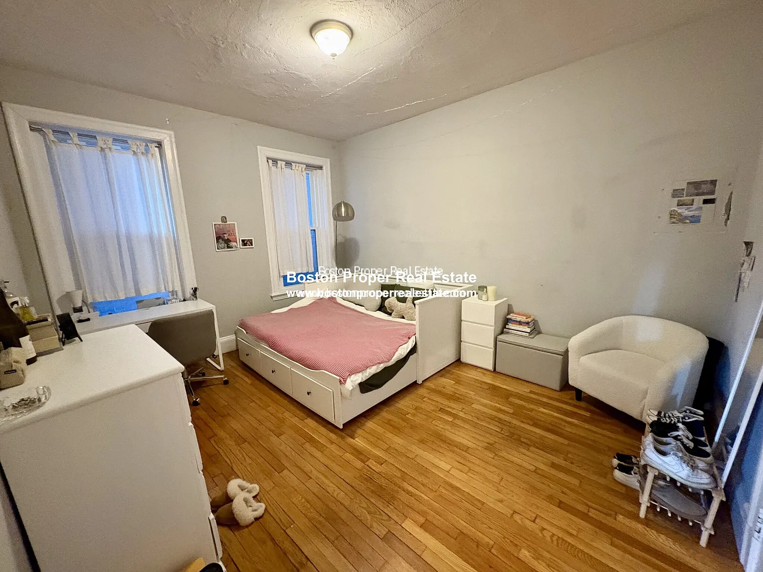 3 bed, 900 sqft, $4,323 — Photo 2