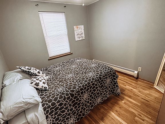 3rd image of 3001 S Clement Ave