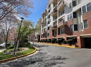 301 S Reynolds St APT 205, Alexandria, VA 22304