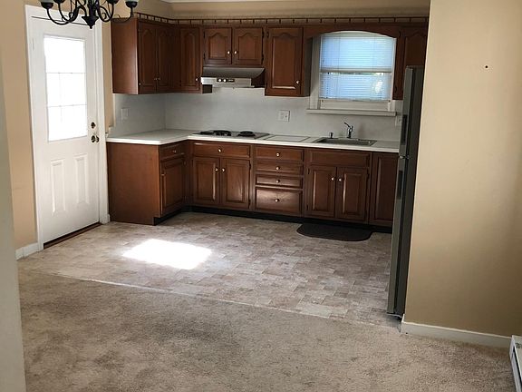Spacious kitchen and dining area