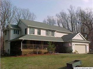 162 Magnolia Ln, Middletown, NJ 07748