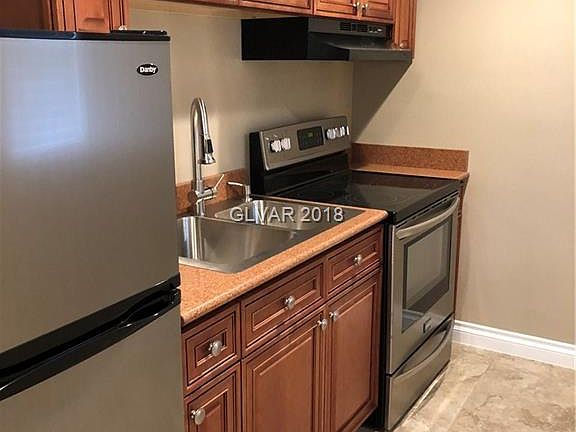5th image of 383 N 14th St