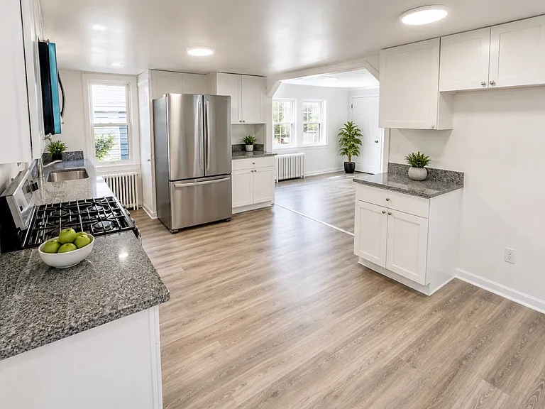 702 Market St — Photo 3