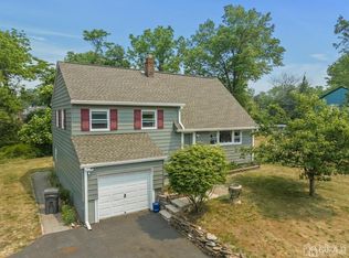 122 Overbrook Rd, Piscataway, NJ 08854