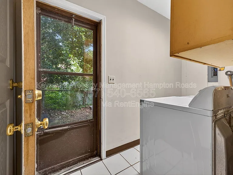 1611 Modoc Ave — Photo 10